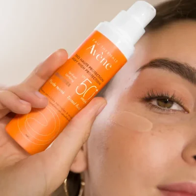 u5wa3z31qn5seq8ejsmpo8g49qpyeobbdpzg9ya.webp AVENE Fluide teinté SPF 50+